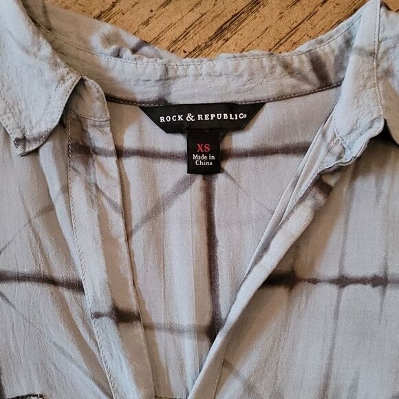 Rock & Republic size XS button down shirt - Picture 2 of 4